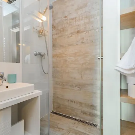 Monti 2 By Grand Sopoty